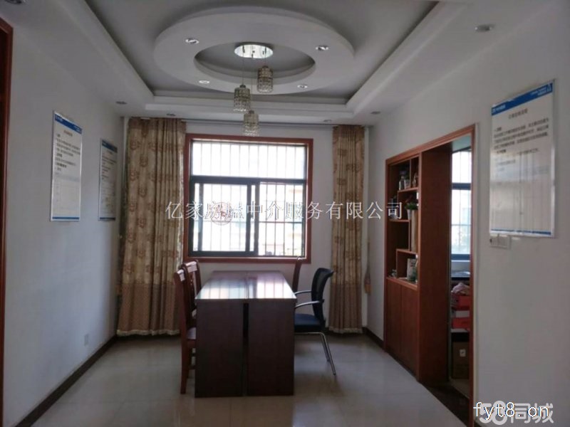 现代商贸城3房急售,飞机户型双卫,有钥匙送家具家电