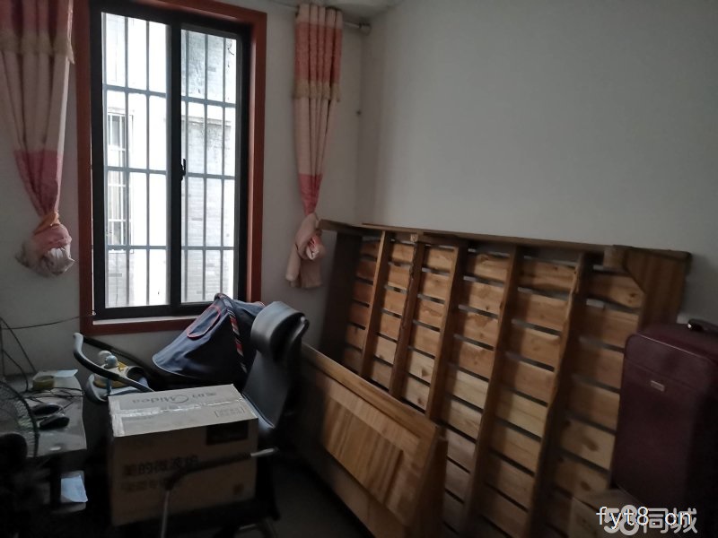 诚心出售 欧陆花苑 满五年 可随时过户 可以按揭 采光极好